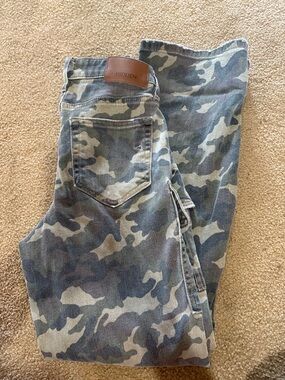 Hidden Women’s Slim Camo Jeans - Gray Green Camo